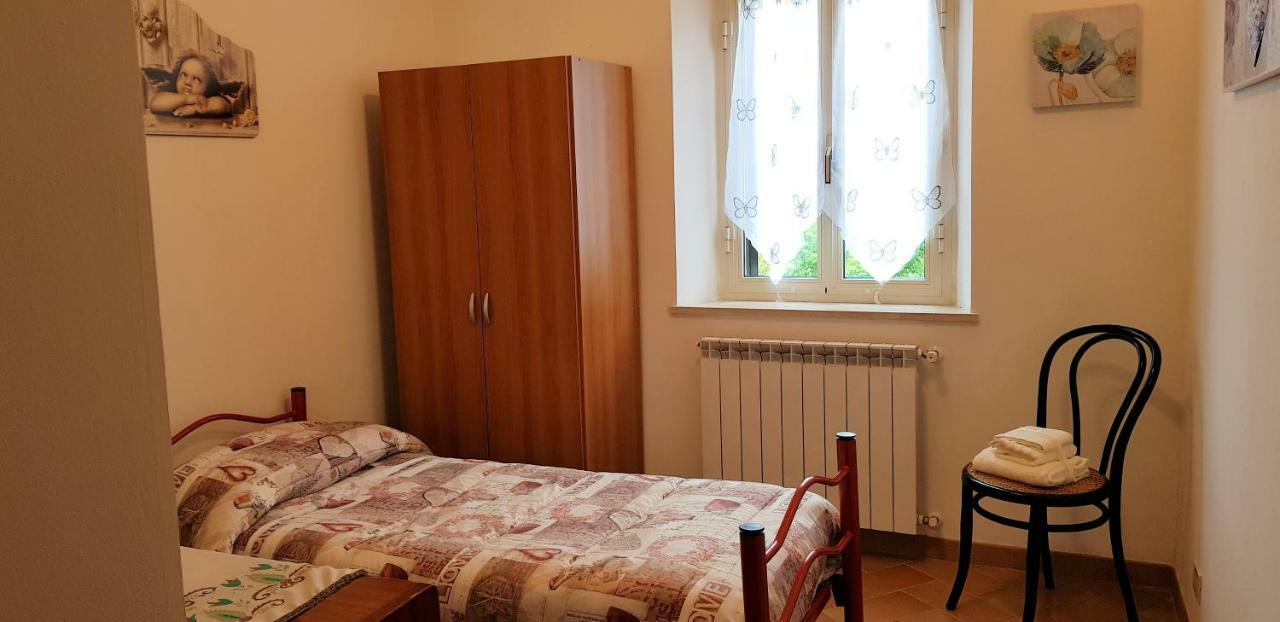 Case In Campagna Con Piscina A Todi Kültér fotó